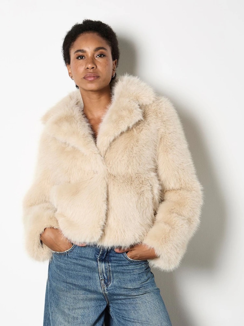 Apricot 🍑 - Cream Fur Collar Short Coat